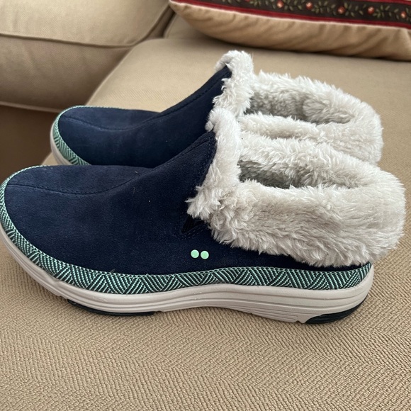 Ryka Awaken suede slipons- gently worn - Picture 4 of 6